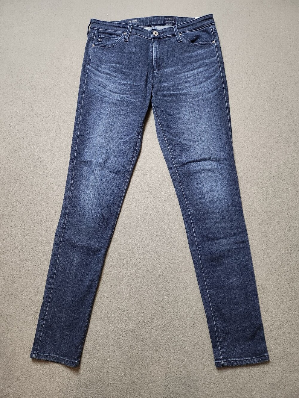 AG Jeans, The Abbey Ankle Mid Rise Super Skinny Ankle. Size 28R